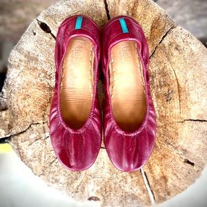 Tieks size 6 classic in Burgundy